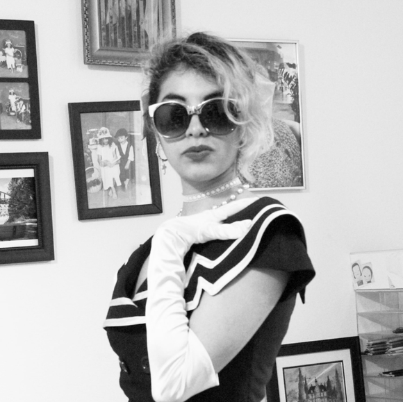 Meet your Posher, Andrea - Picture 1 of 1